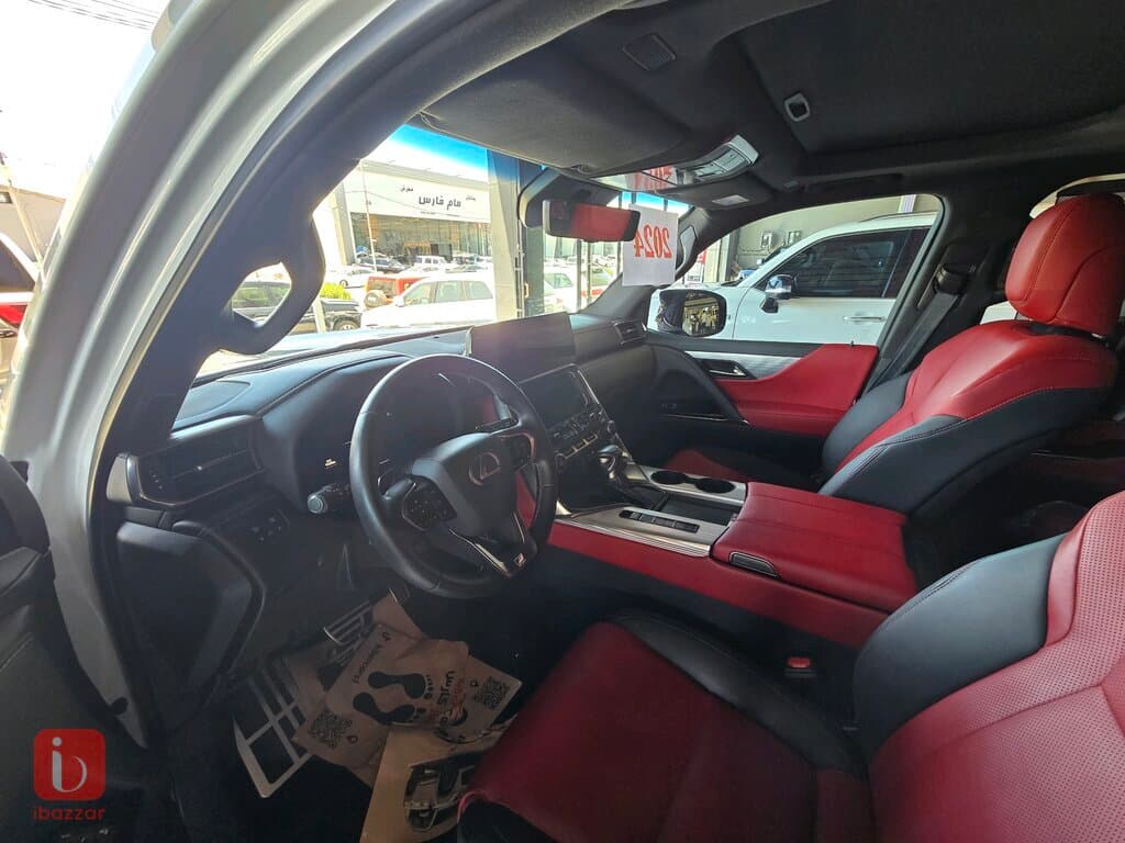 Lexus LX600 F Sport 7