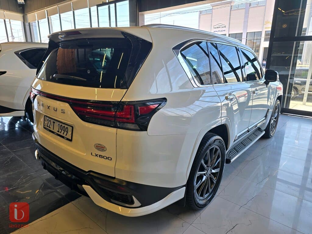 Lexus LX600 5