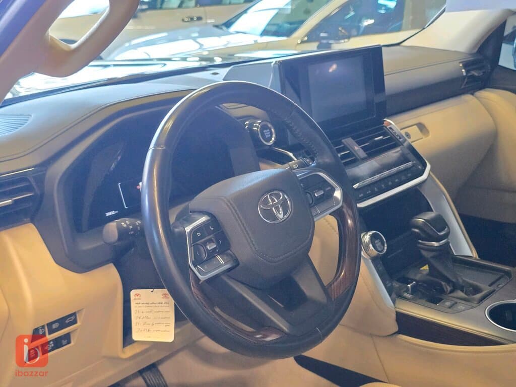 Toyota Land Cruiser GXR 7