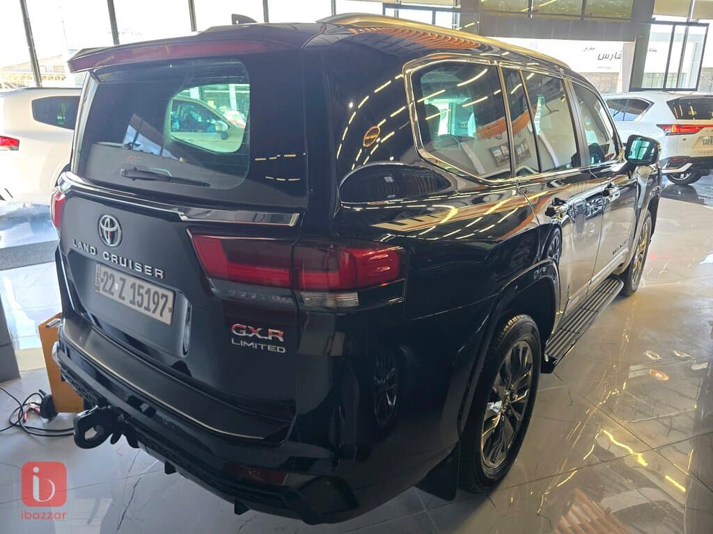 Toyota Land Cruiser GXR 4
