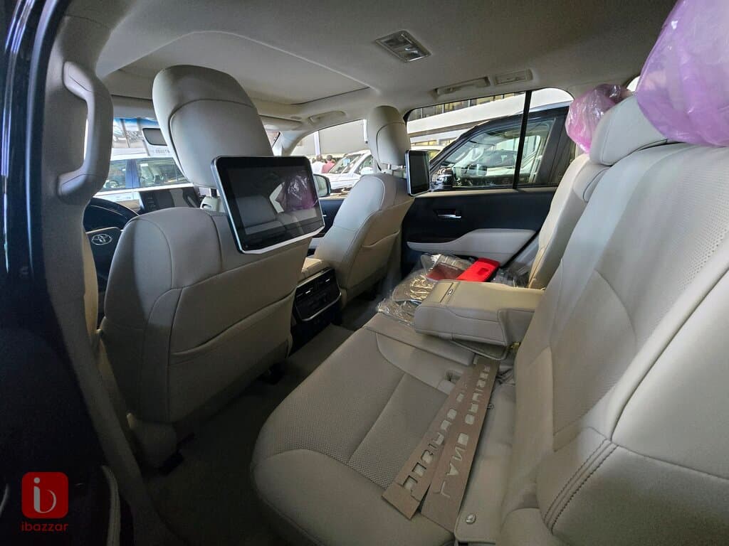 Toyota Land Cruiser GXR 5