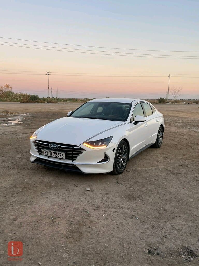 Hyundai Sonata 1