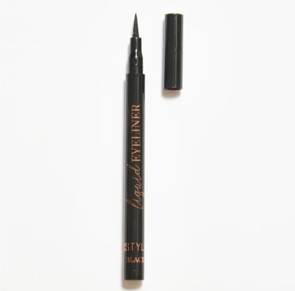 In The Style UK Makeup Mystery Bundle 5  pieces 🇬🇧 11