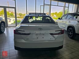 Toyota Camry LE — photo 4