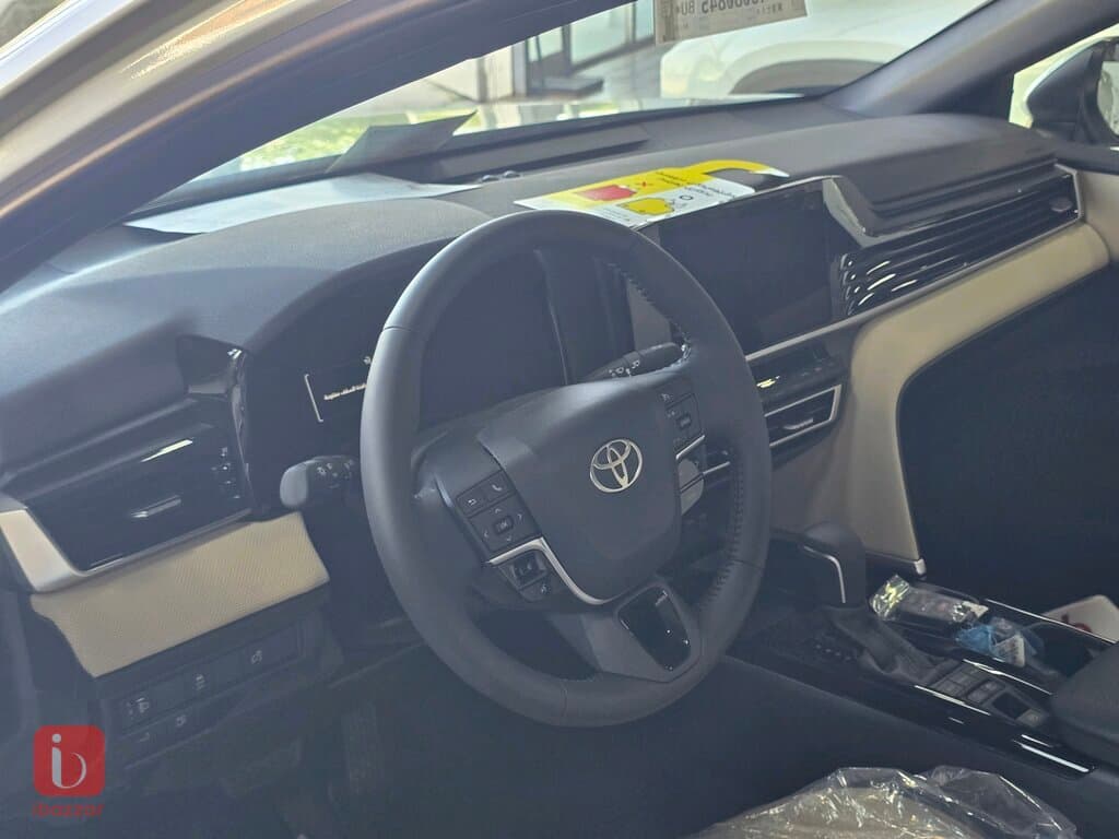 Toyota Camry LE — photo 9