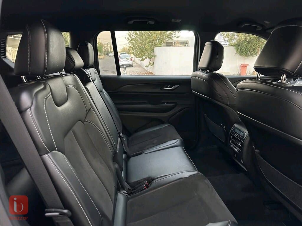 Jeep Grand Cherokee Black Top — photo 14