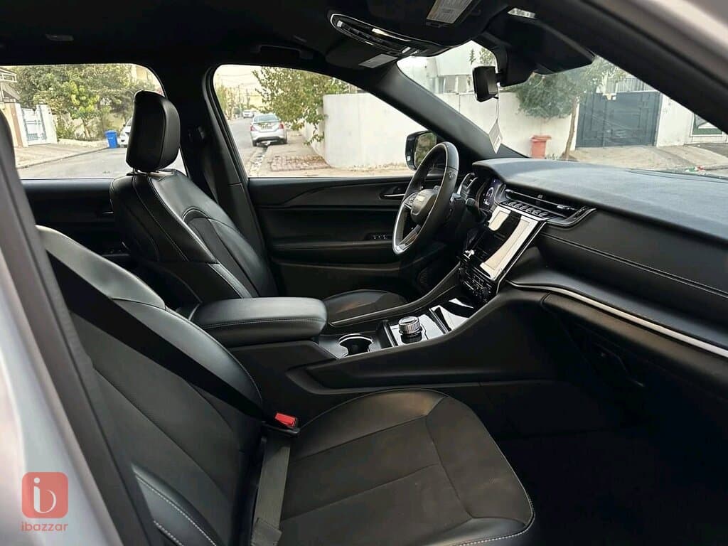 Jeep Grand Cherokee Black Top — photo 10