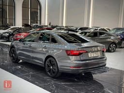 Volkswagen Jetta — photo 3