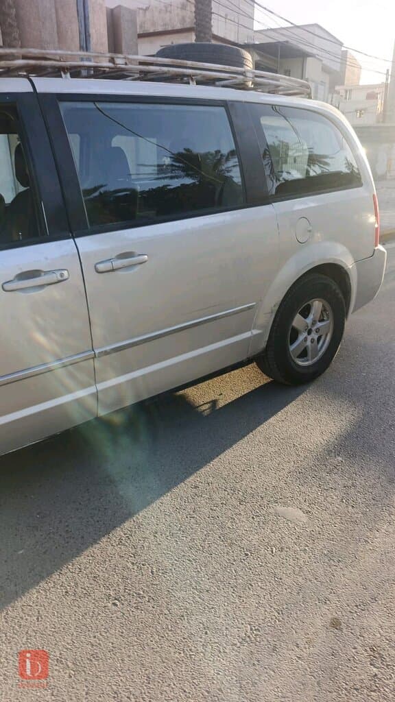 Dodge Caravan Standard — photo 7