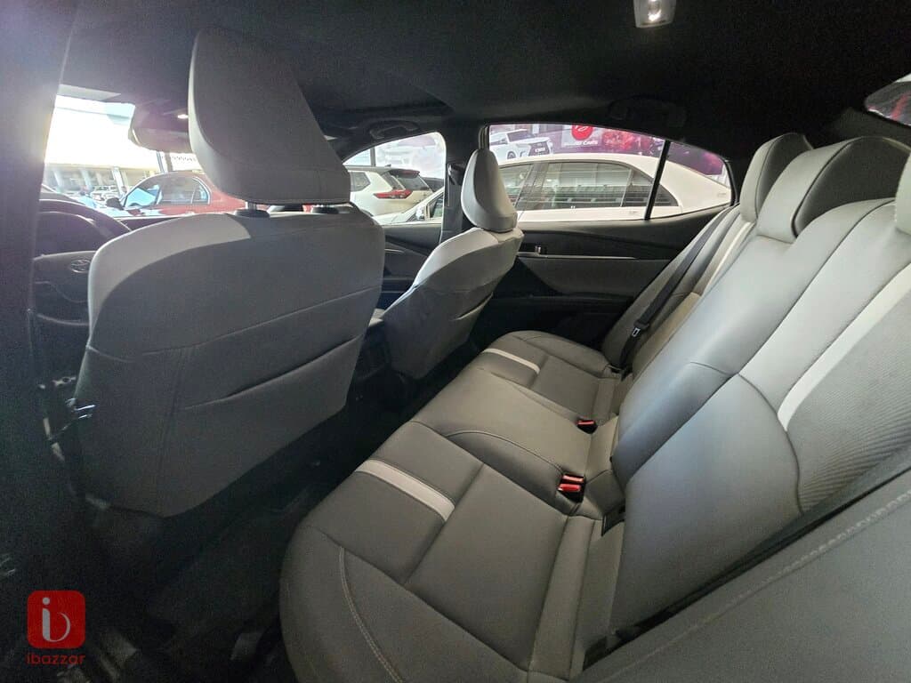 Toyota Camry SE — photo 5