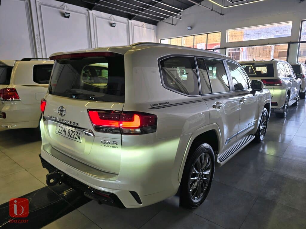 Toyota Land Cruiser GXR Limited — photo 3