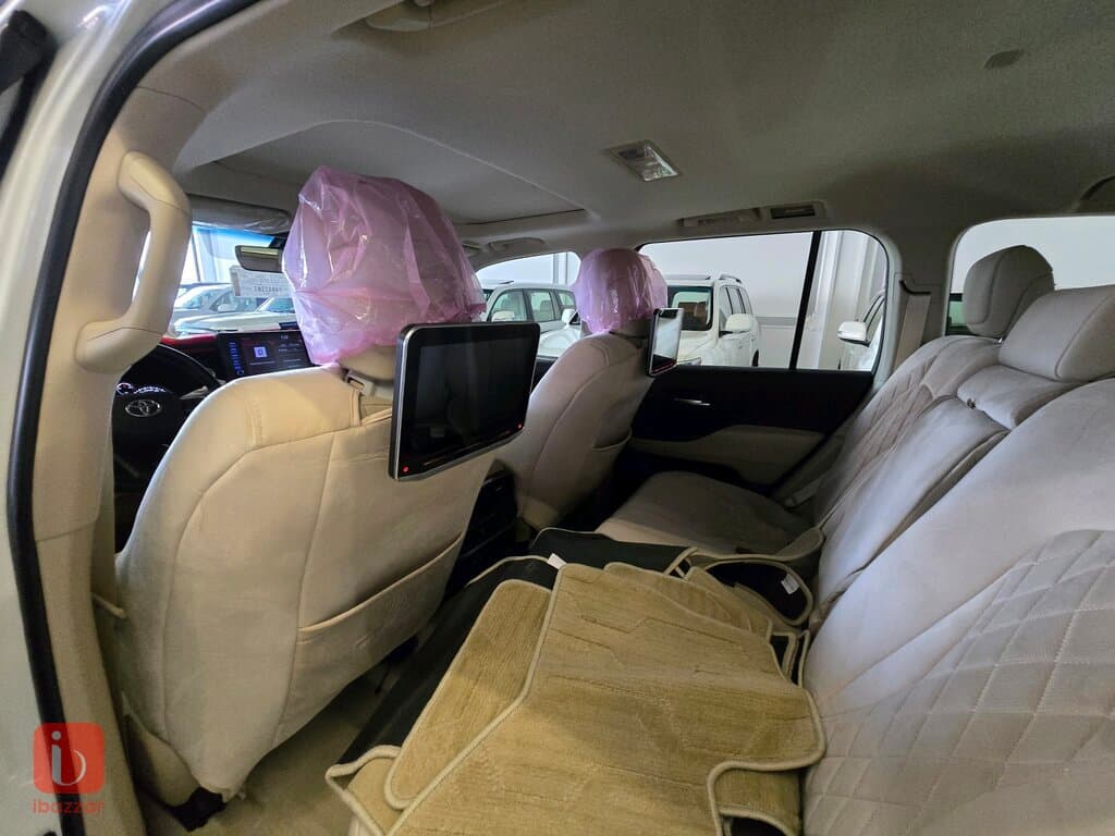 Toyota Land Cruiser GXR Limited — photo 6