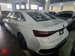 Volkswagen Jetta SE — photo 4