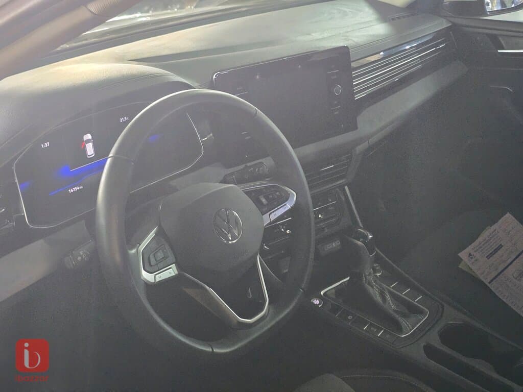 Volkswagen Jetta SE — photo 8