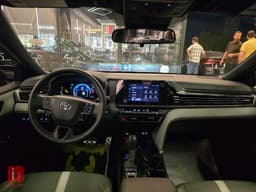 Toyota Camry SE — photo 7