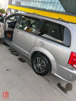 Dodge Caravan SXT — photo 4