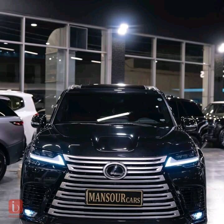 Lexus LX600 — photo 3