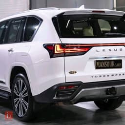 Lexus LX600 — photo 5