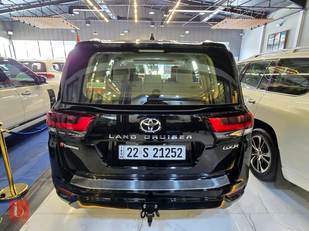 Toyota Land Cruiser GXR — photo 6
