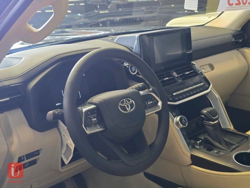 Toyota Land Cruiser GXR — photo 10
