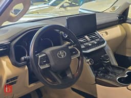Toyota Land Cruiser GXR Limited — photo 9