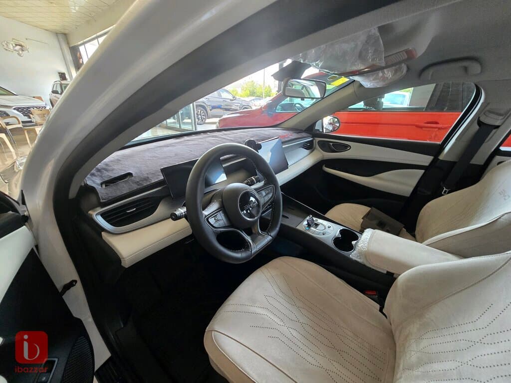 BYD Seal 05 — photo 8