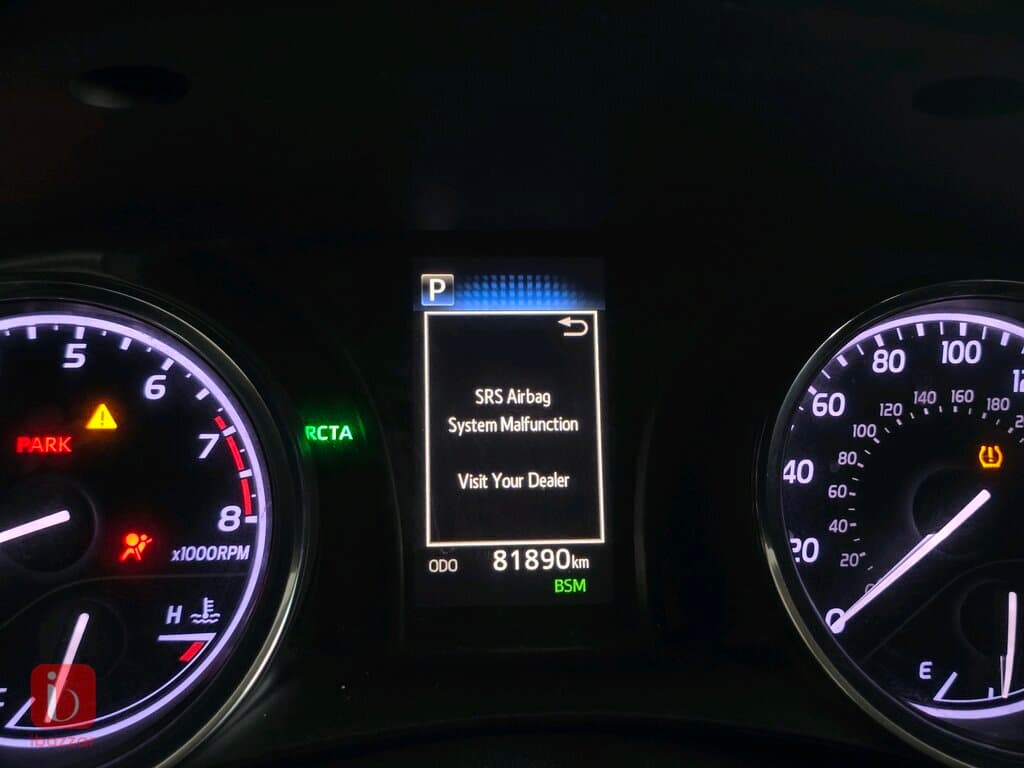 Toyota Camry LE — photo 11