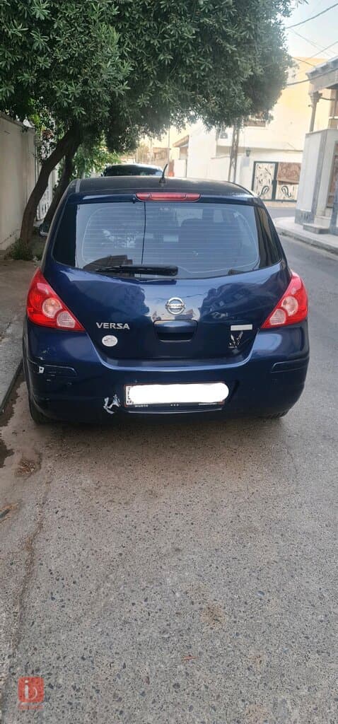 Nissan Versa — photo 4
