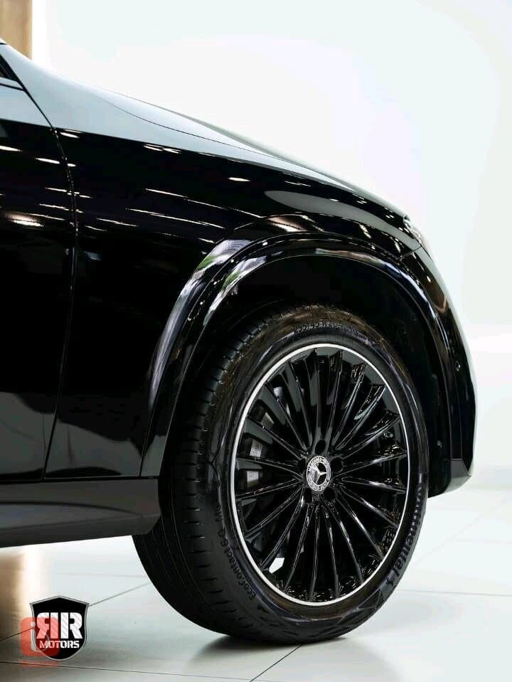 Mercedes-Benz GLC 200 — photo 9