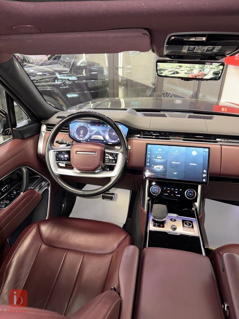 Land Rover Range Rover Vogue — photo 11
