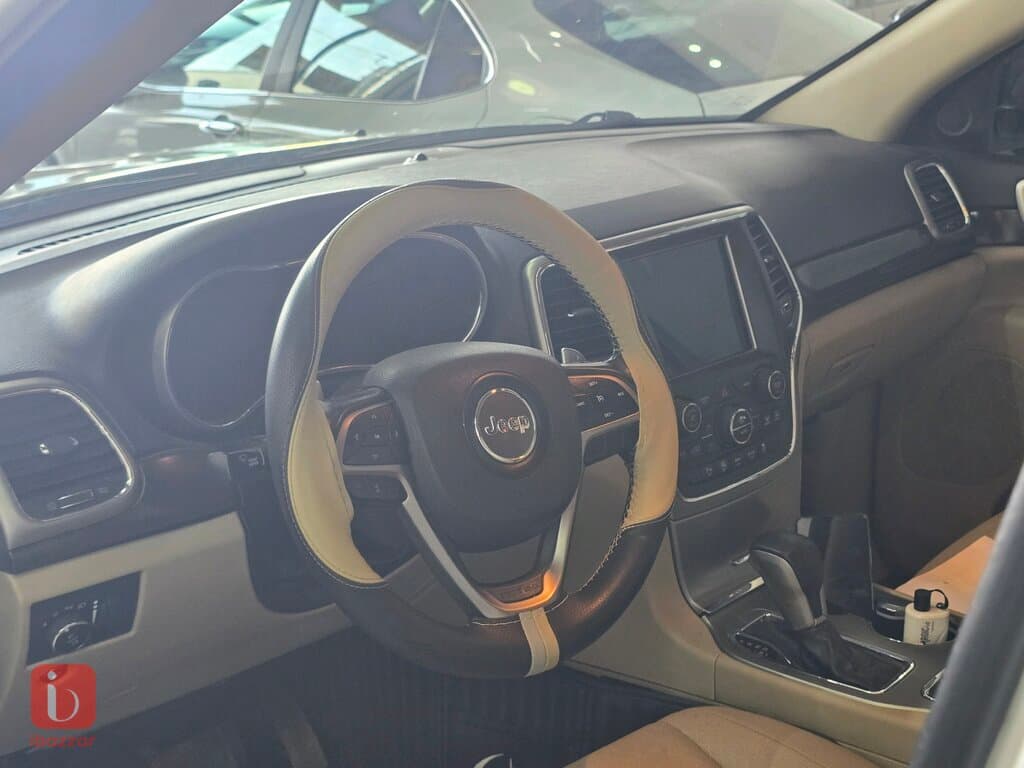 Jeep Grand Cherokee Limited — photo 10