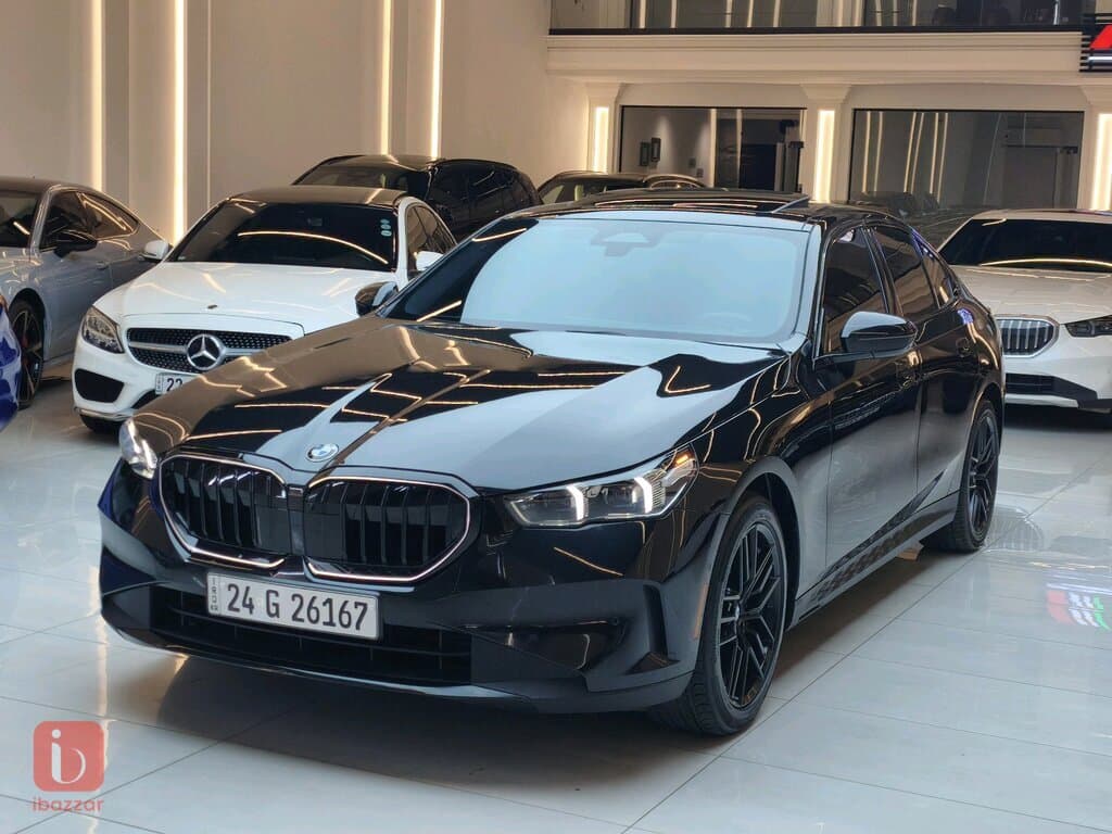 BMW 5-Series 530i — photo 4