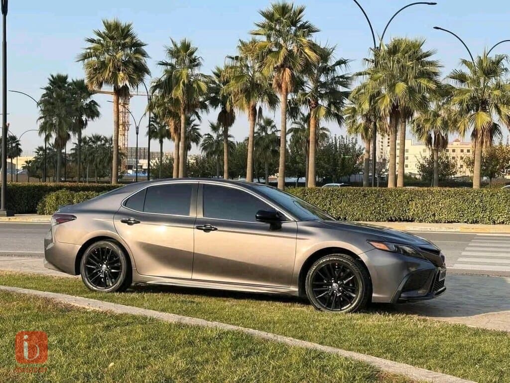 Toyota Camry SE — photo 4