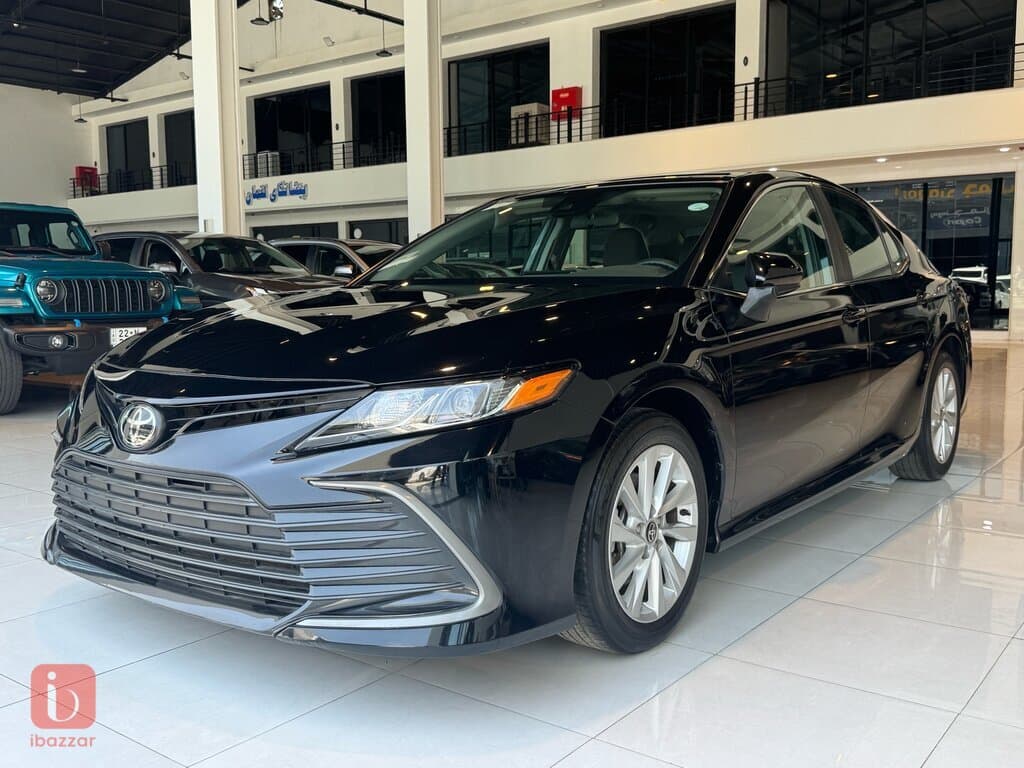 Toyota Camry LE — photo 3