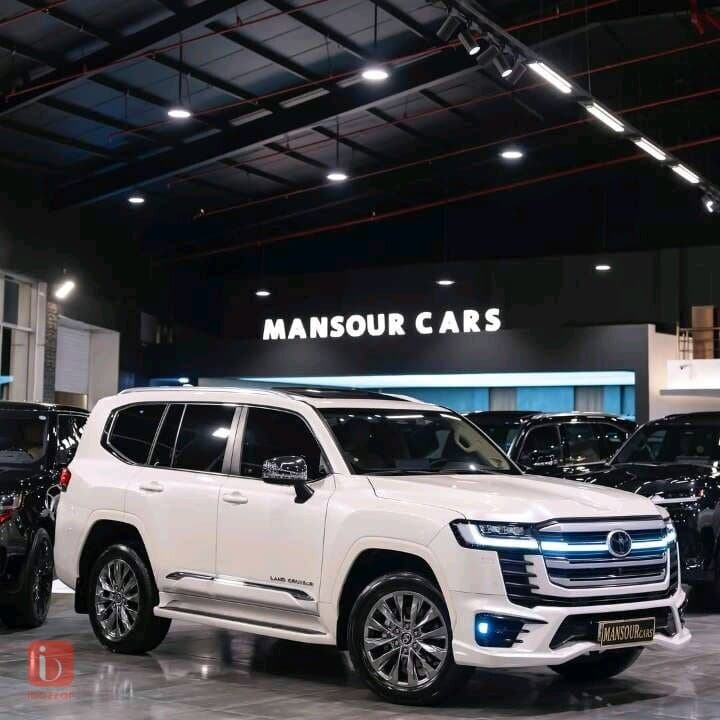 تۆیۆتا لاند کرۆزەر VX Limited