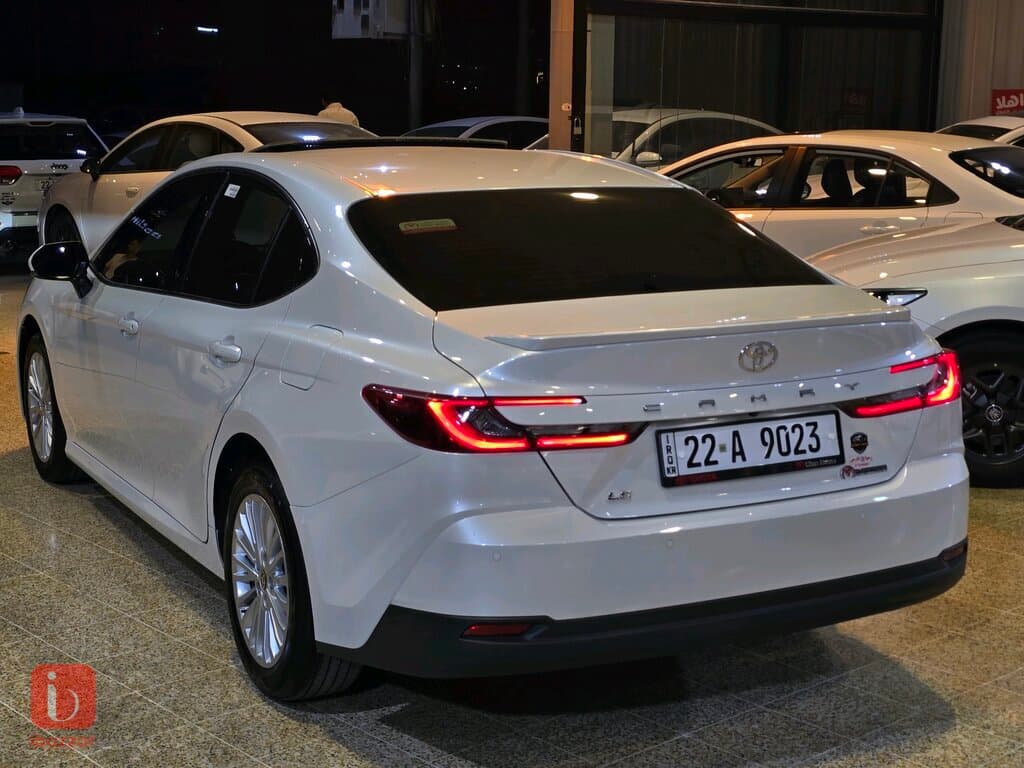 Toyota Camry LE — photo 6