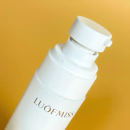 جۆهەری چاوی دژە چرۆک Luofmiss بە Retinol (٣٠ گرام) - چارەسەری خەتی ورد و خوڵی ڕەش — photo 2