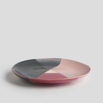 طبق تقديم من Home & You
