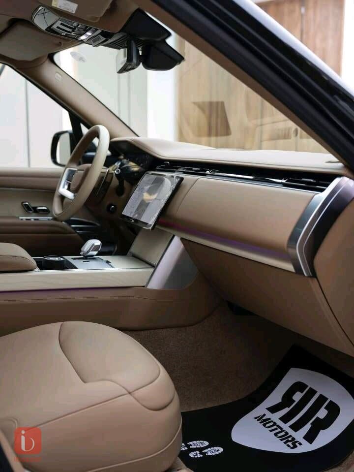Land Rover Range Rover Vogue SE — photo 4