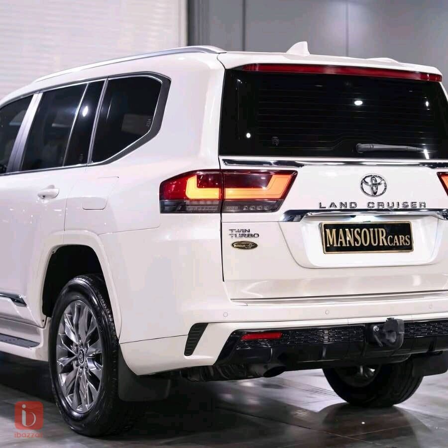 Toyota Land Cruiser VX Limited — photo 6