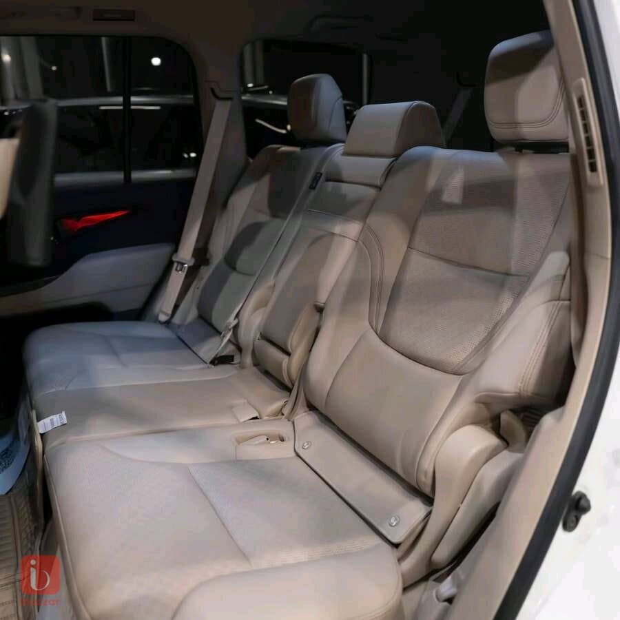 Toyota Land Cruiser VX Limited — photo 9