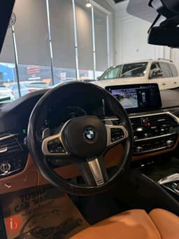 BMW 5-Series 530i — photo 5