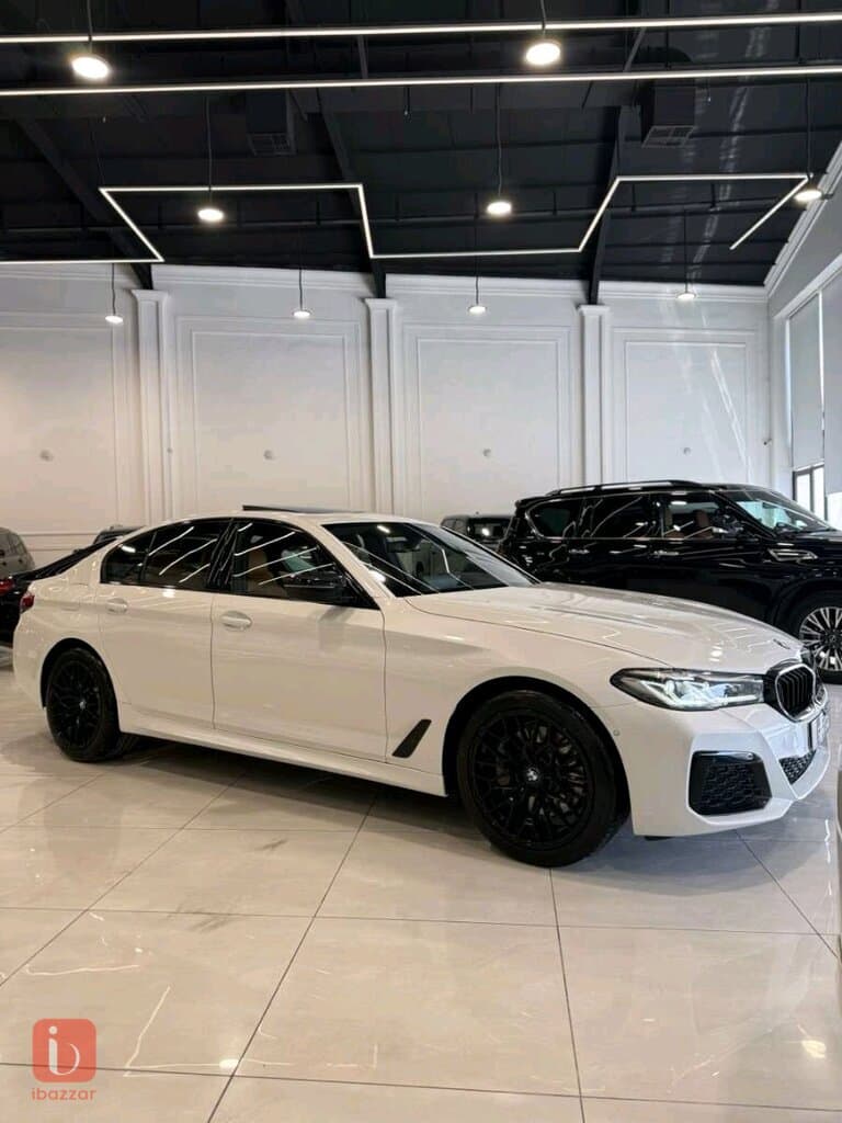 BMW 5-Series 530i — photo 7
