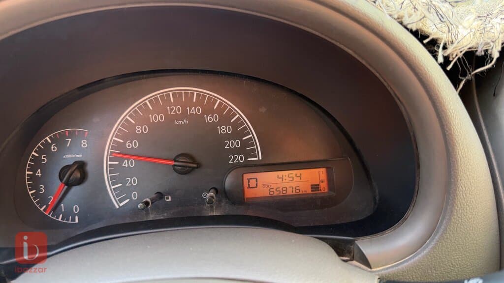 Nissan Sunny — photo 5