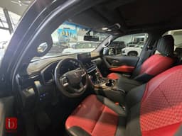 Toyota Land Cruiser VXR — photo 8