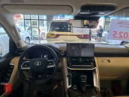 Toyota Land Cruiser GXR Limited — photo 5