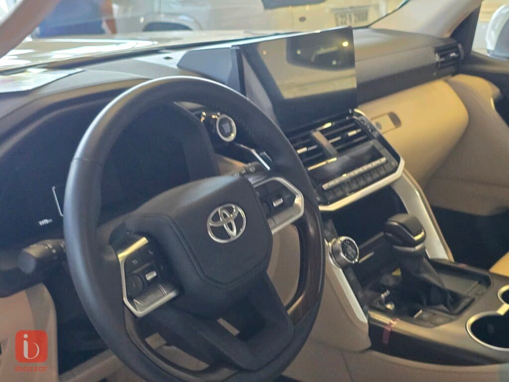 Toyota Land Cruiser GXR Limited — photo 8