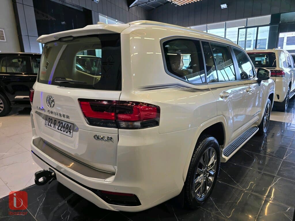 Toyota Land Cruiser GXR — photo 3