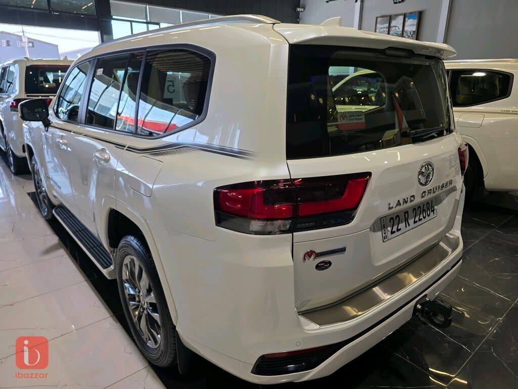Toyota Land Cruiser GXR — photo 4