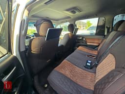 Toyota Land Cruiser GXR — photo 4
